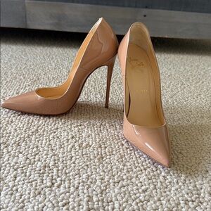 Christian Louboutin Kate
100 mm Pumps - Patent calf leather - Blush - Women